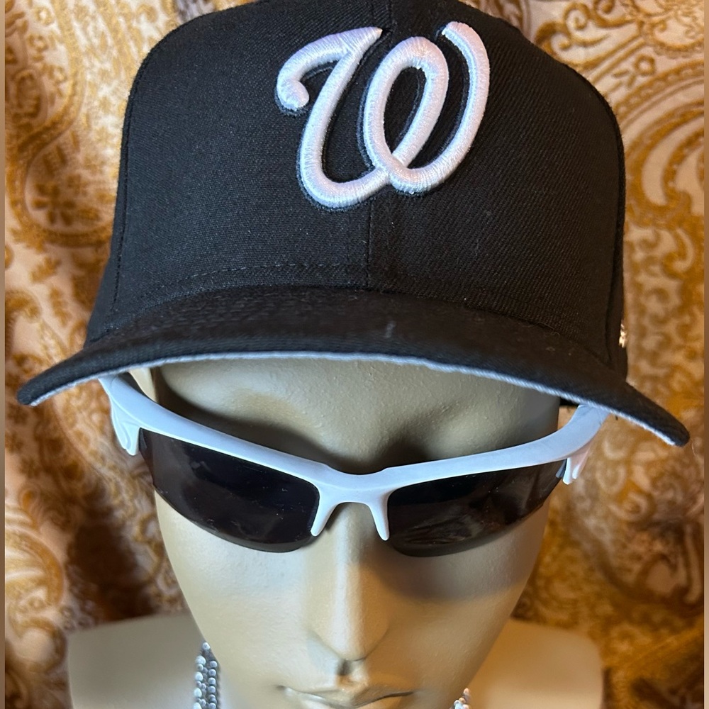 Washington Nationals New Era Black Cap with White Embroidery - Picture 3 of 5